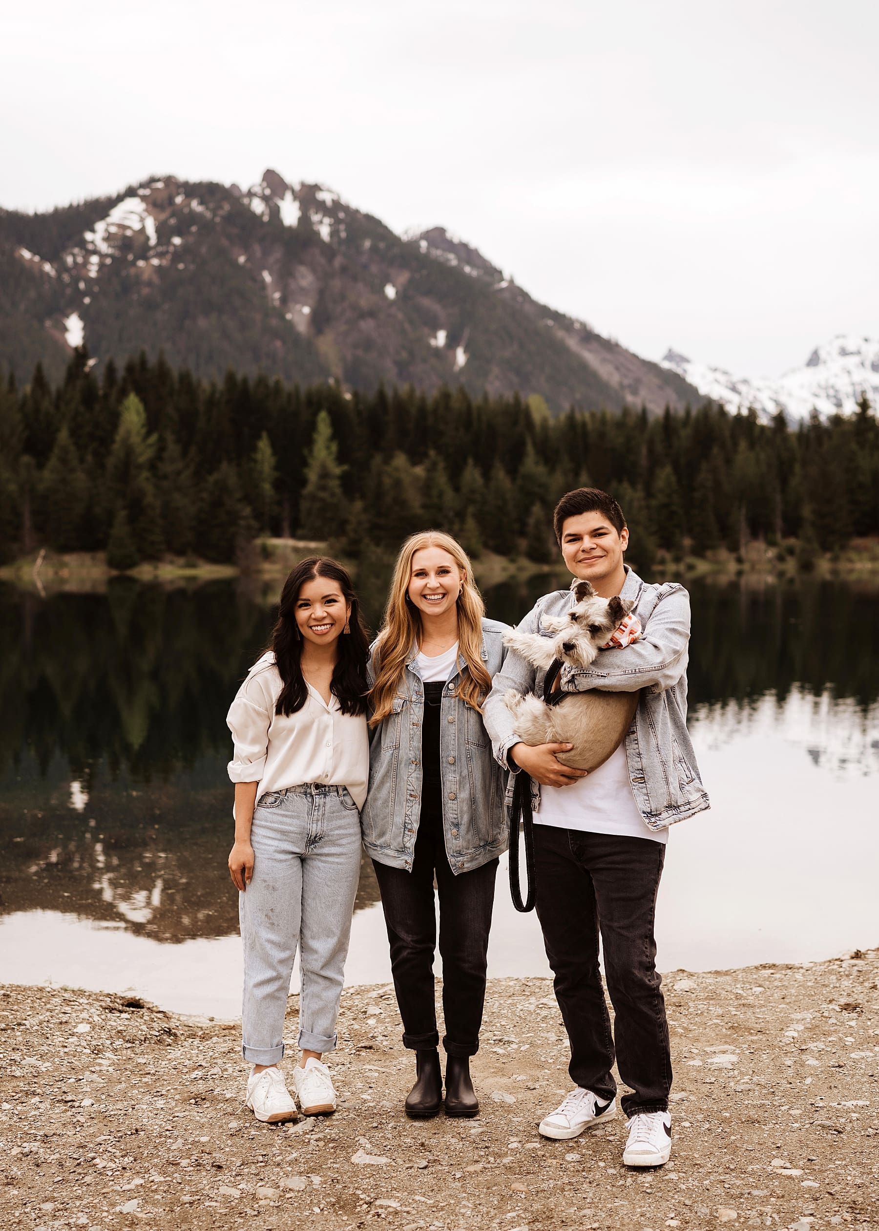 Seattle Engagement Session at Gold Creek Pond | Kelly O'Connor Photography | Destination Wedding Photography | couples portraits, casual outfits for engagement session, blue jean outfits for engagement session | via kellyoconnorphotography.com