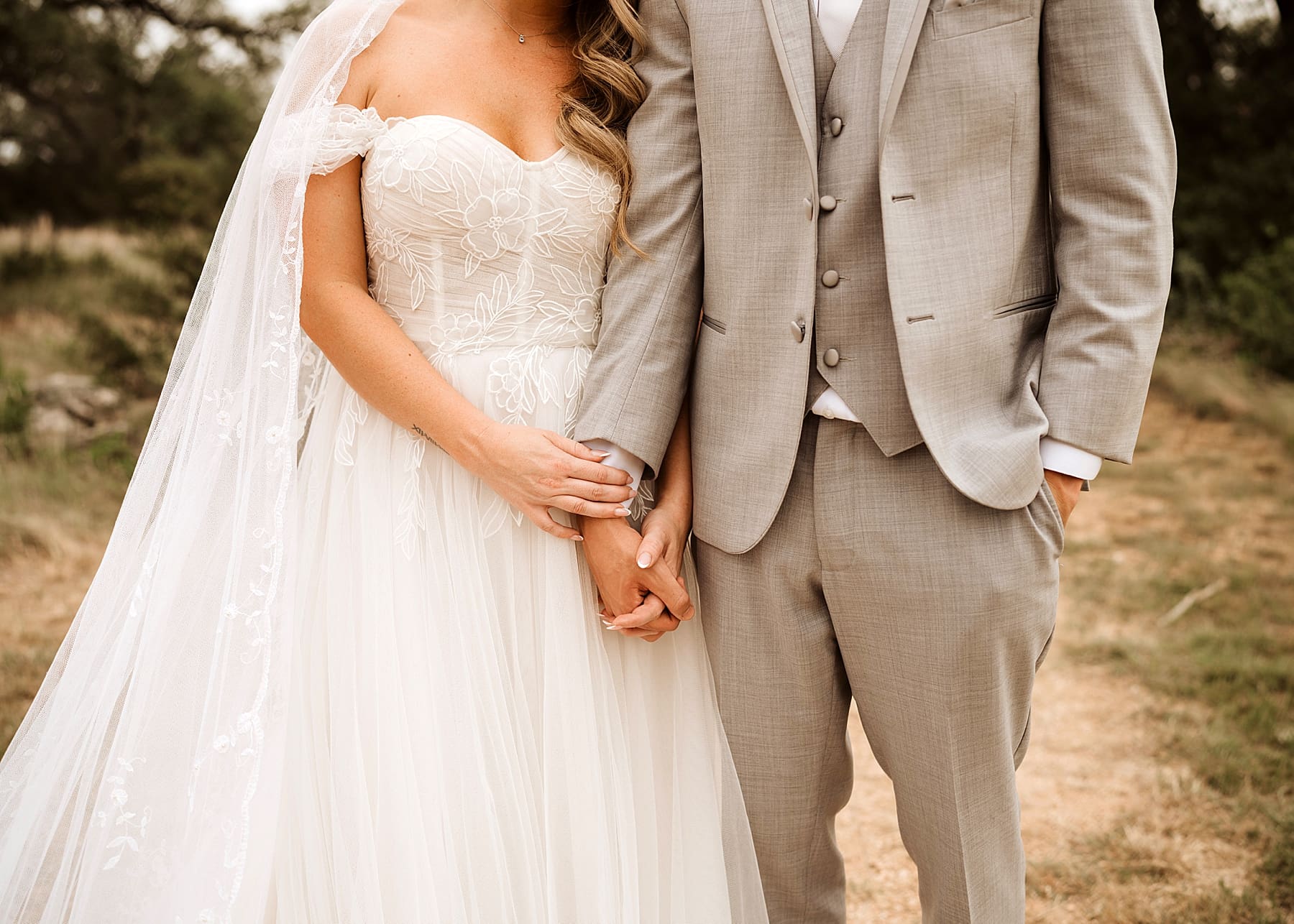 Romantic bride and groom portraits | Kelly O'Connor Photography | Austin Wedding Photographer | Prospect House Wedding Day | edgy wedding ideas, bride in converse, couples poses | via kellyoconnorphotography.com