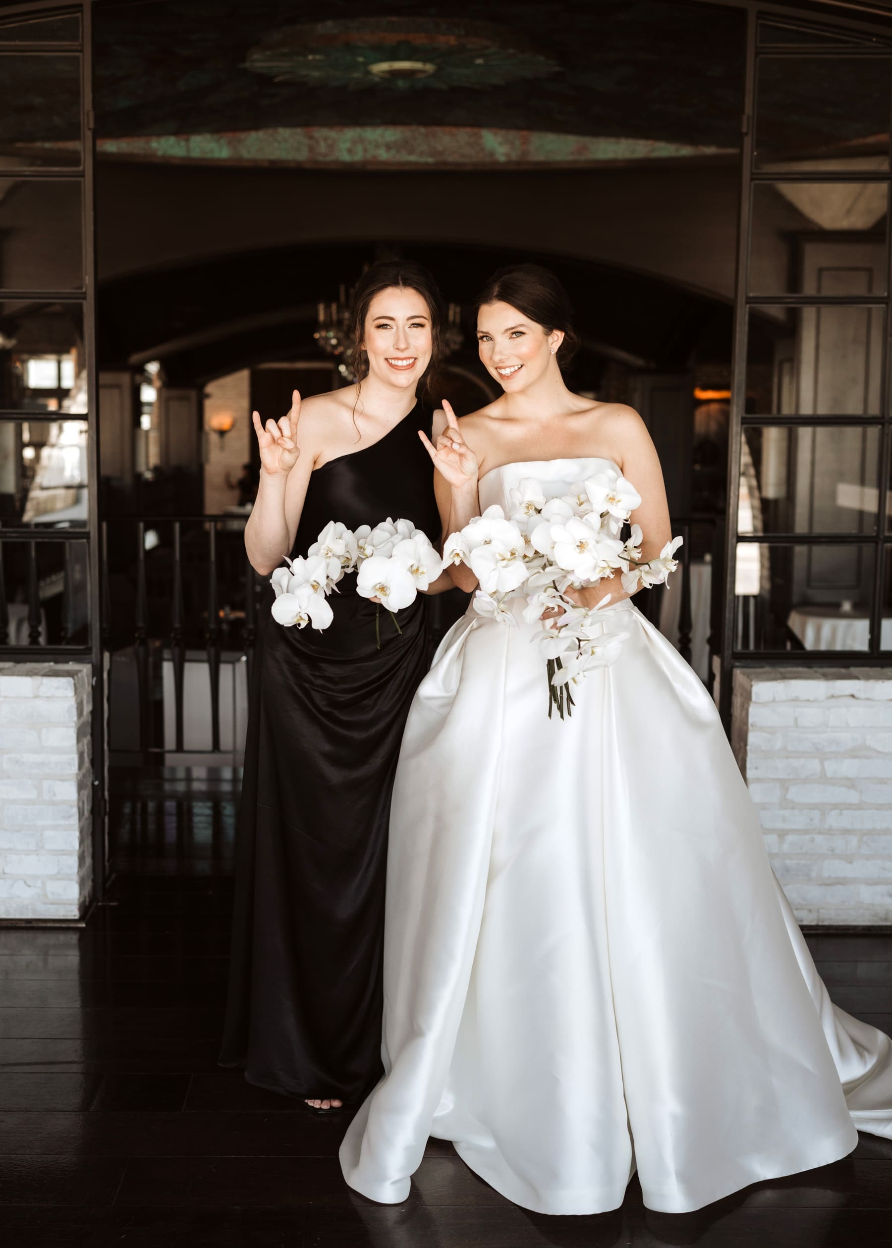 Luxury Wedding Day in Houston, Texas at the Astorian | Texas Longhorn Wedding with DKR cake | Kelly O'Connor Photography