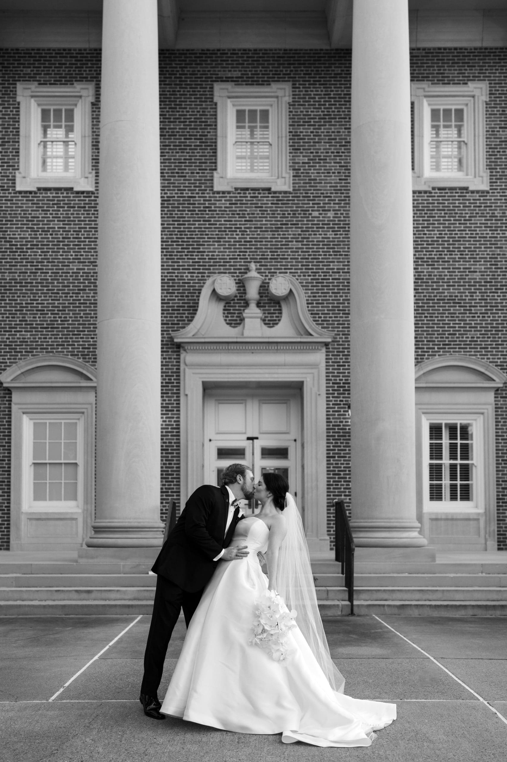 Luxury Wedding Day in Houston, Texas at the Astorian | Texas Longhorn Wedding with DKR cake | Kelly O'Connor Photography