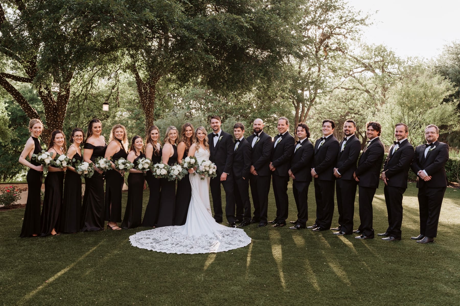 Classic White Wedding at the Four Seasons in Downtown Austin | Spring Wedding in Texas | Kelly O'Connor Photography