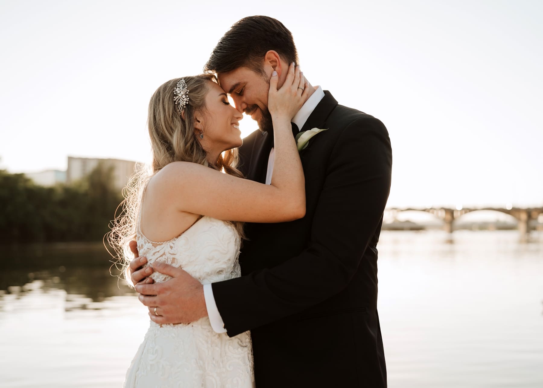 Sunset Bride and Groom Portraits on the Water | Spring Wedding in Texas | Kelly O'Connor Photography