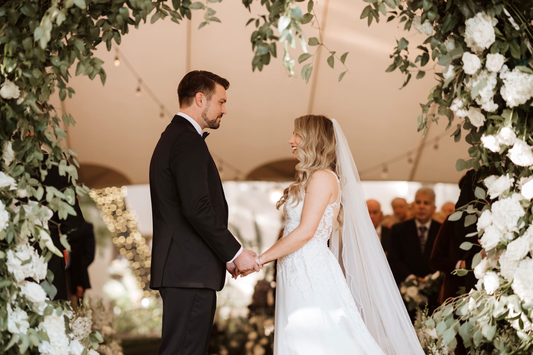 Classic White Wedding at the Four Seasons in Downtown Austin | Spring Wedding in Texas | Kelly O'Connor Photography
