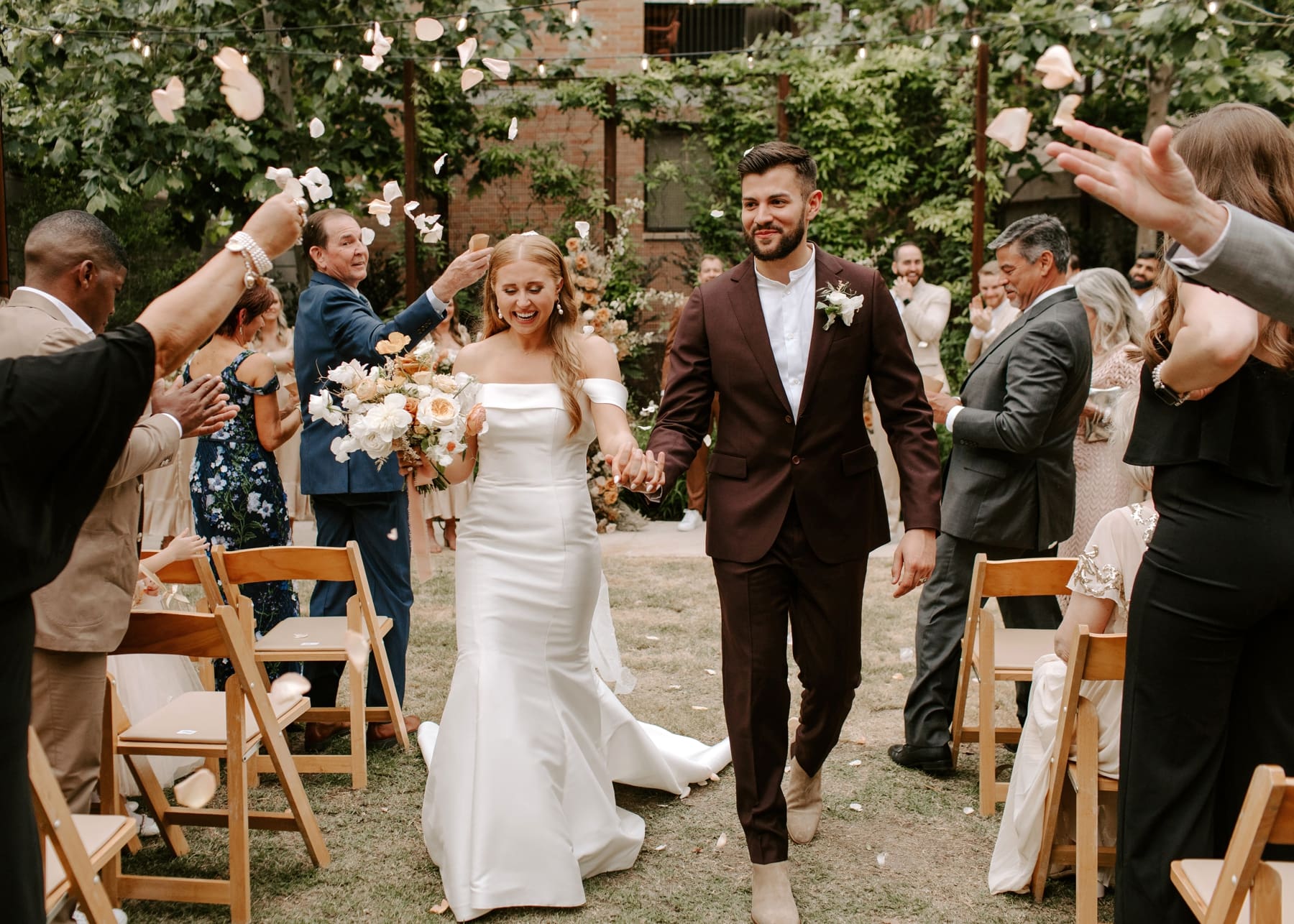 Warm & Natural Wedding Day at Hotel Magdelena in Austin, Texas