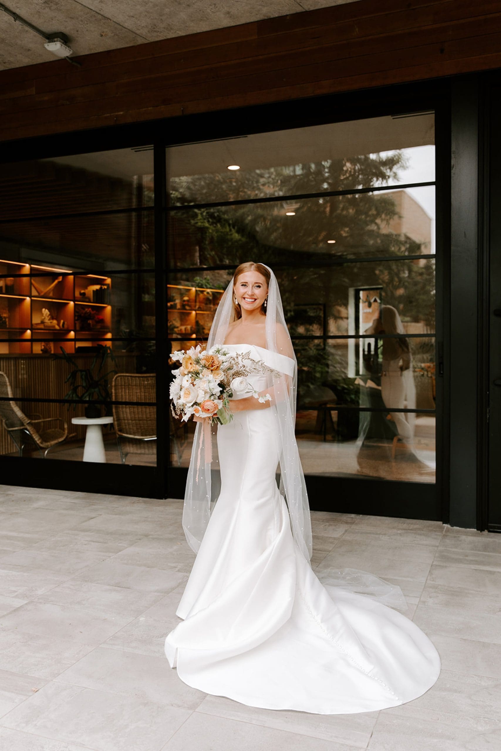 Austin, Texas wedding inspiration for a chic bride wanting an outdoor wedding at Hotel Magdelena. 