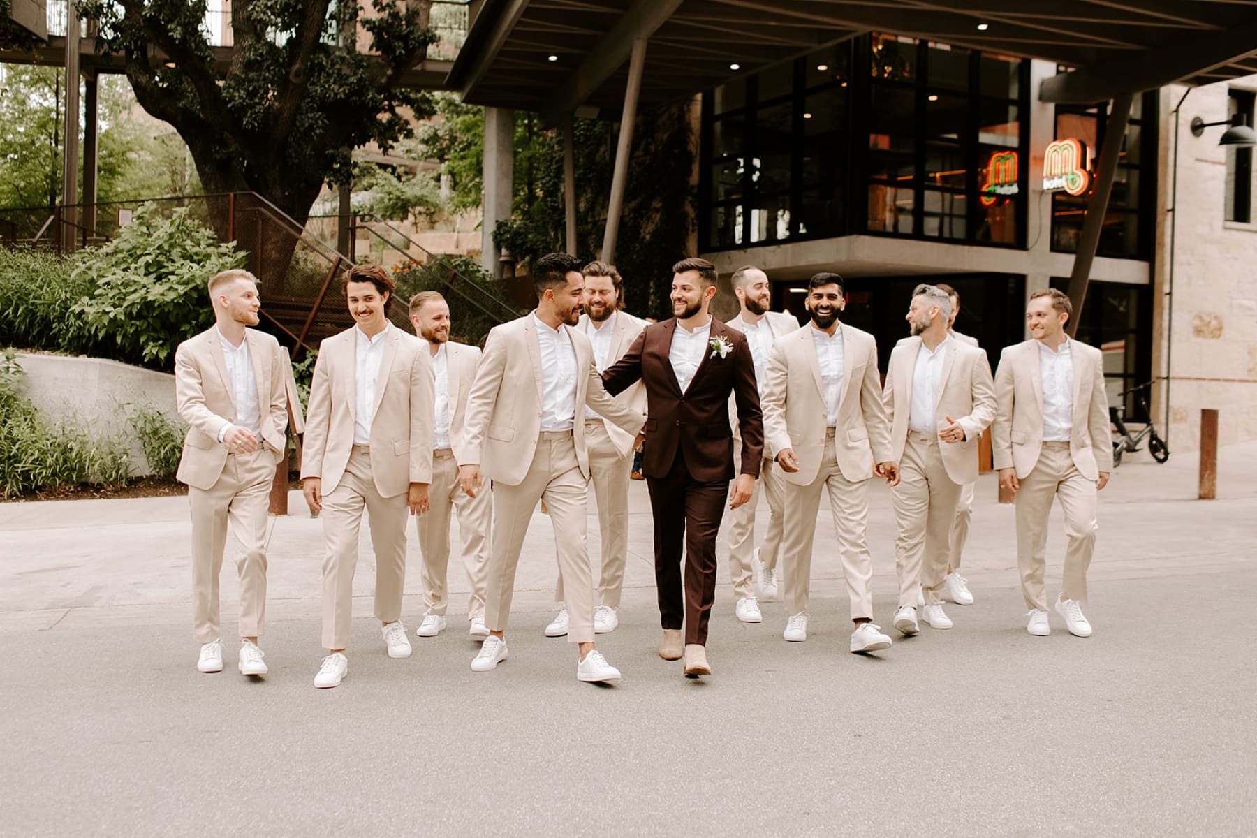 Austin, Texas wedding inspiration for a chic bride wanting an outdoor wedding at Hotel Magdelena. 