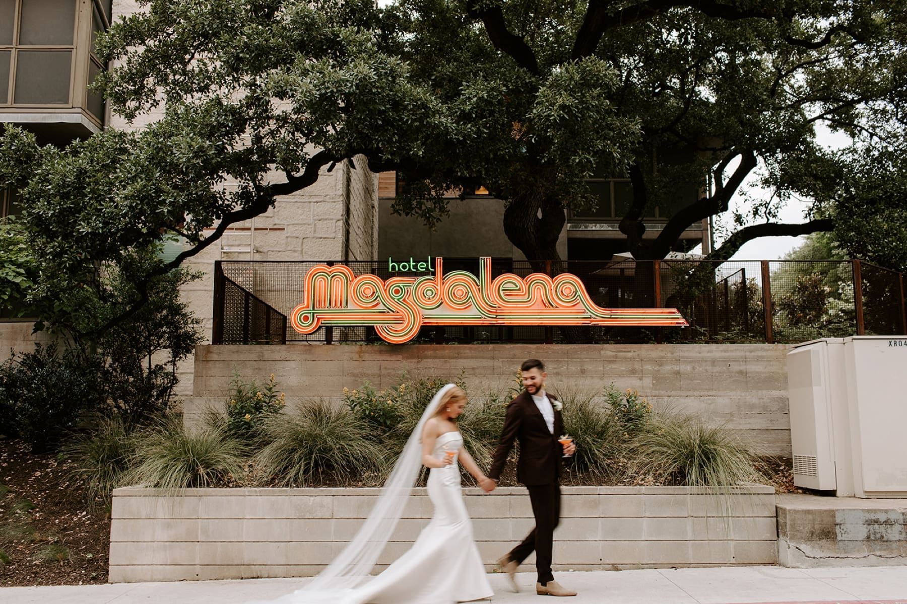 Outdoor wedding ceremony at Hotel Magdelena in Austin, Texas