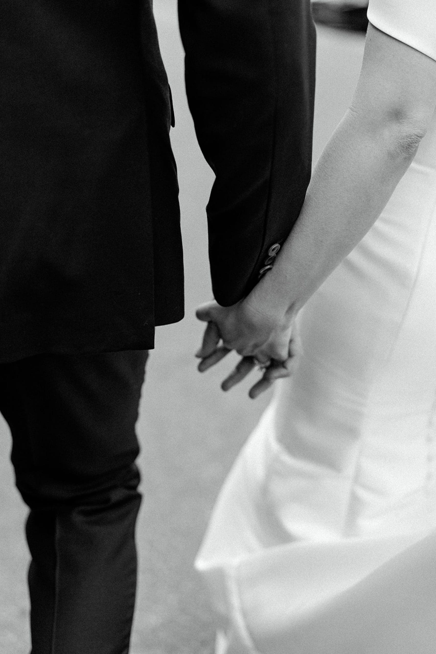 Outdoor wedding ceremony at Hotel Magdelena in Austin, Texas