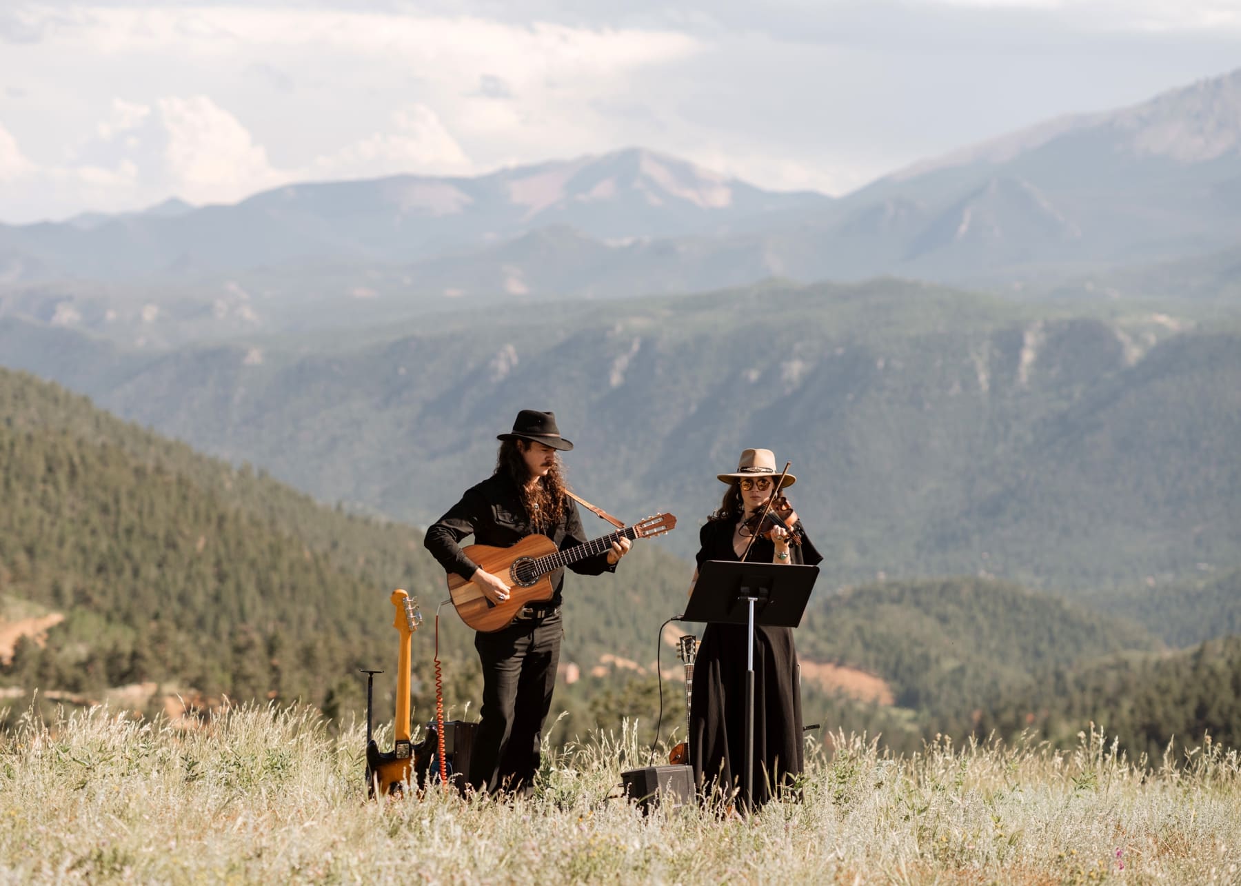 Roma Ransom playing during wedding ceremony 